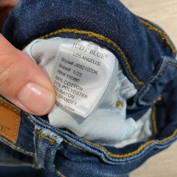 Judy Blue‎ Relaxed Fit Angie Straight Leg Distressed Jeans JB82102DK Size 1/25 - Picture 7 of 9